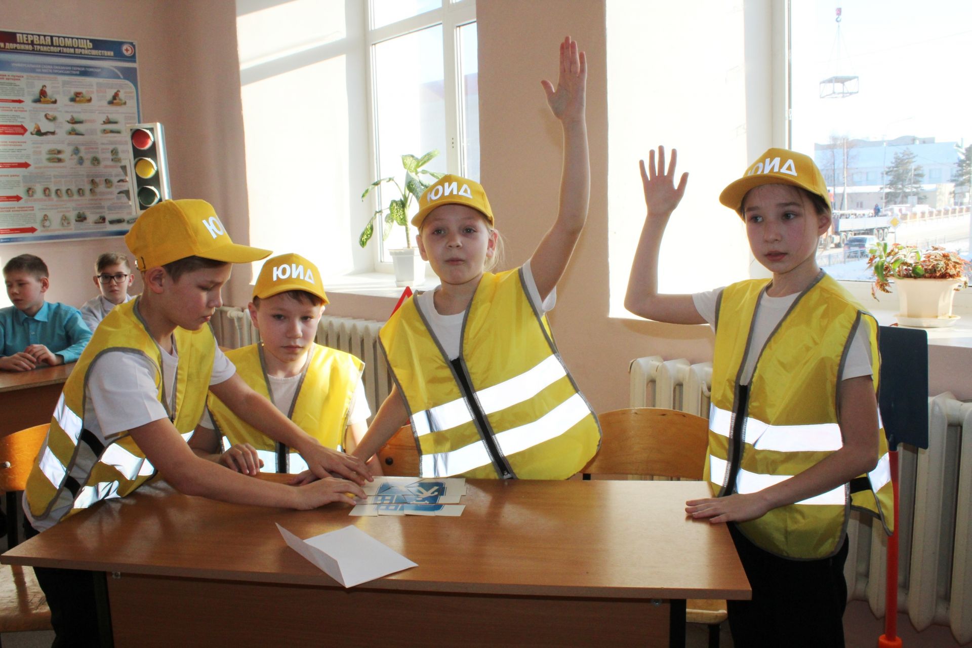 В школе № 4 Менделеевска открыли учебный автокласс