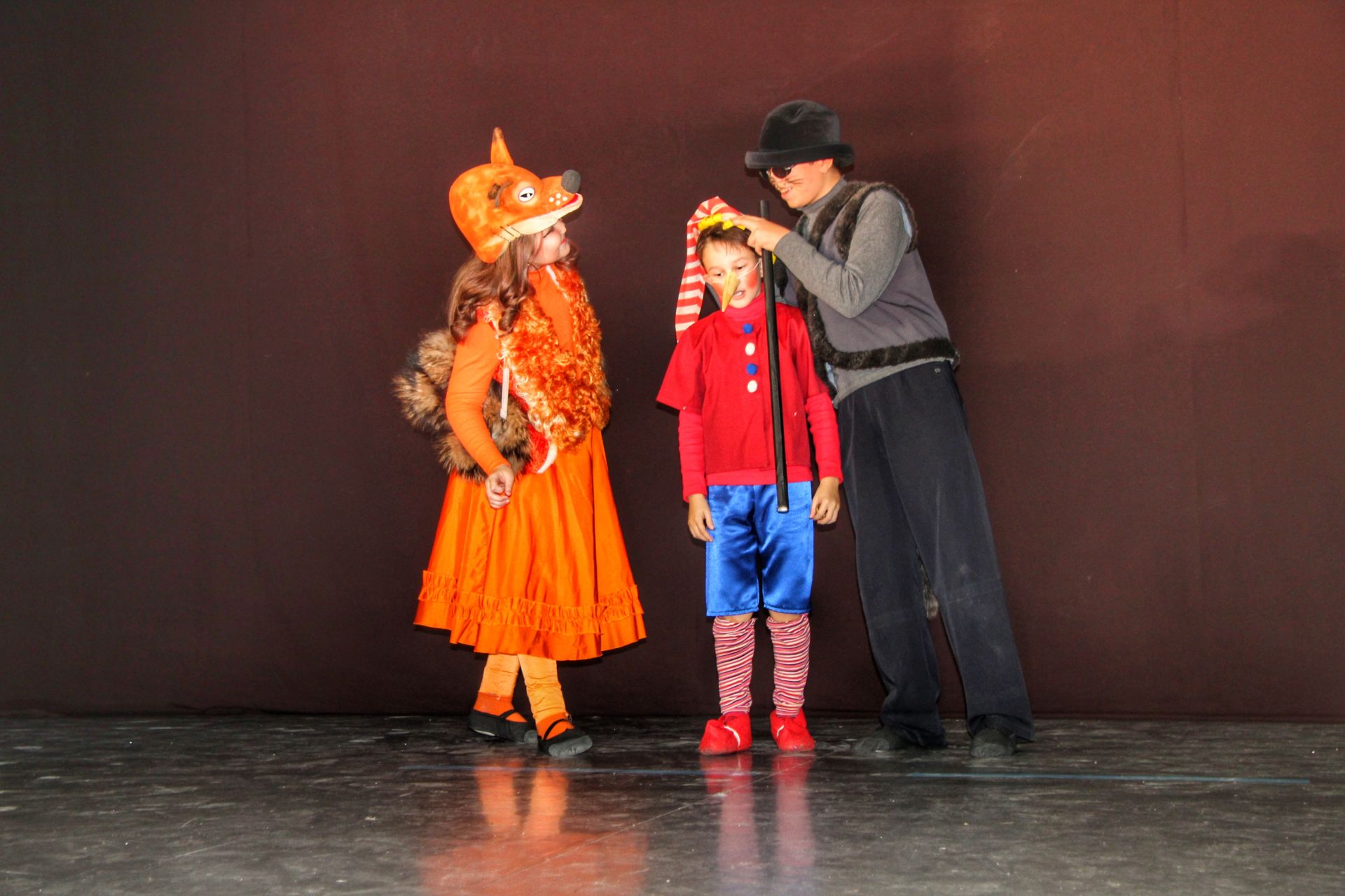 В Менделеевске спектакль-мюзикл «Приключения Буратино» вызвал бурю эмоций у юных зрителей