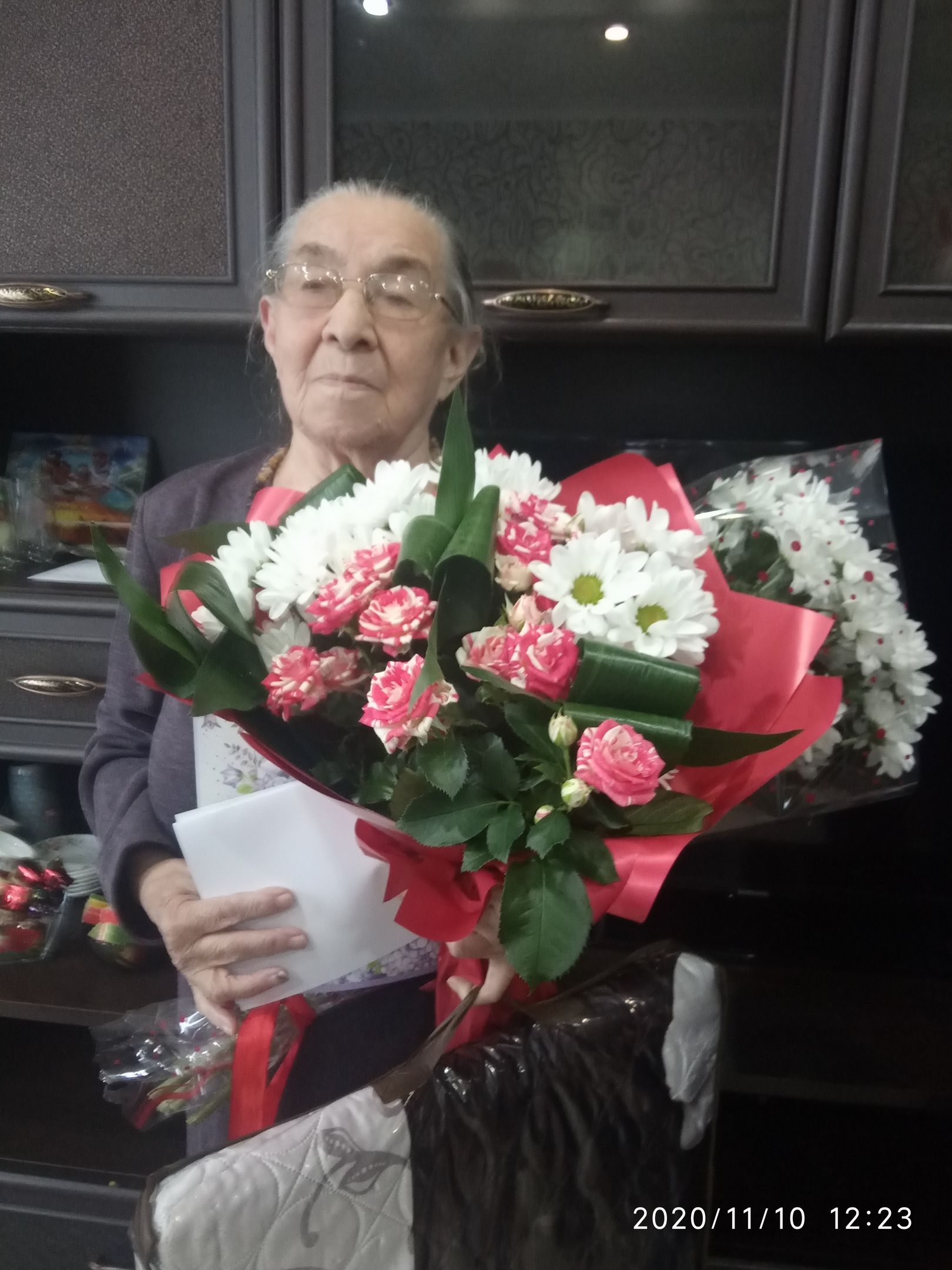 Менделеевчанка Роза Ахатова отметила 90-летие