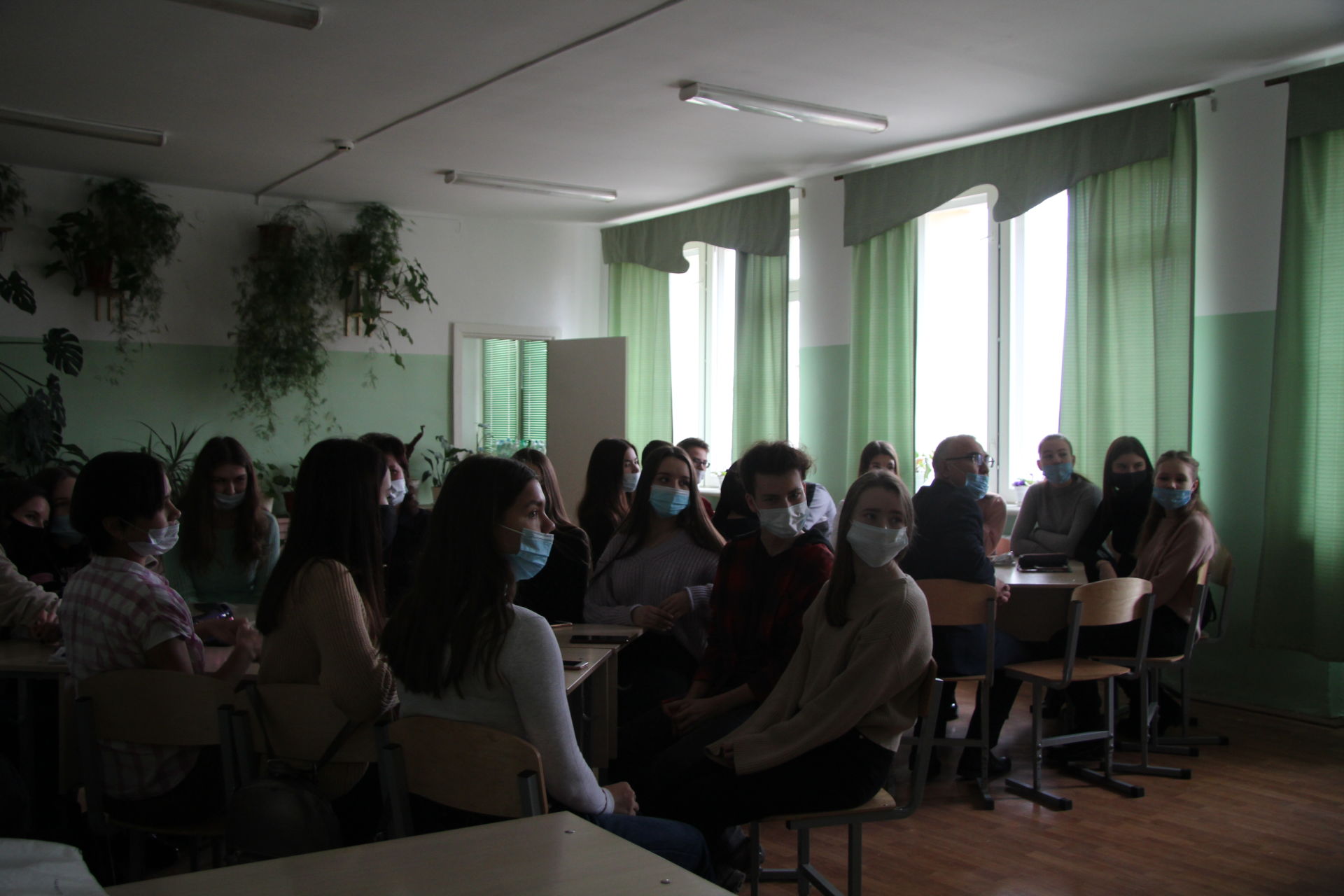 В Менделеевске состоялся классный час «Герои нашего времени»