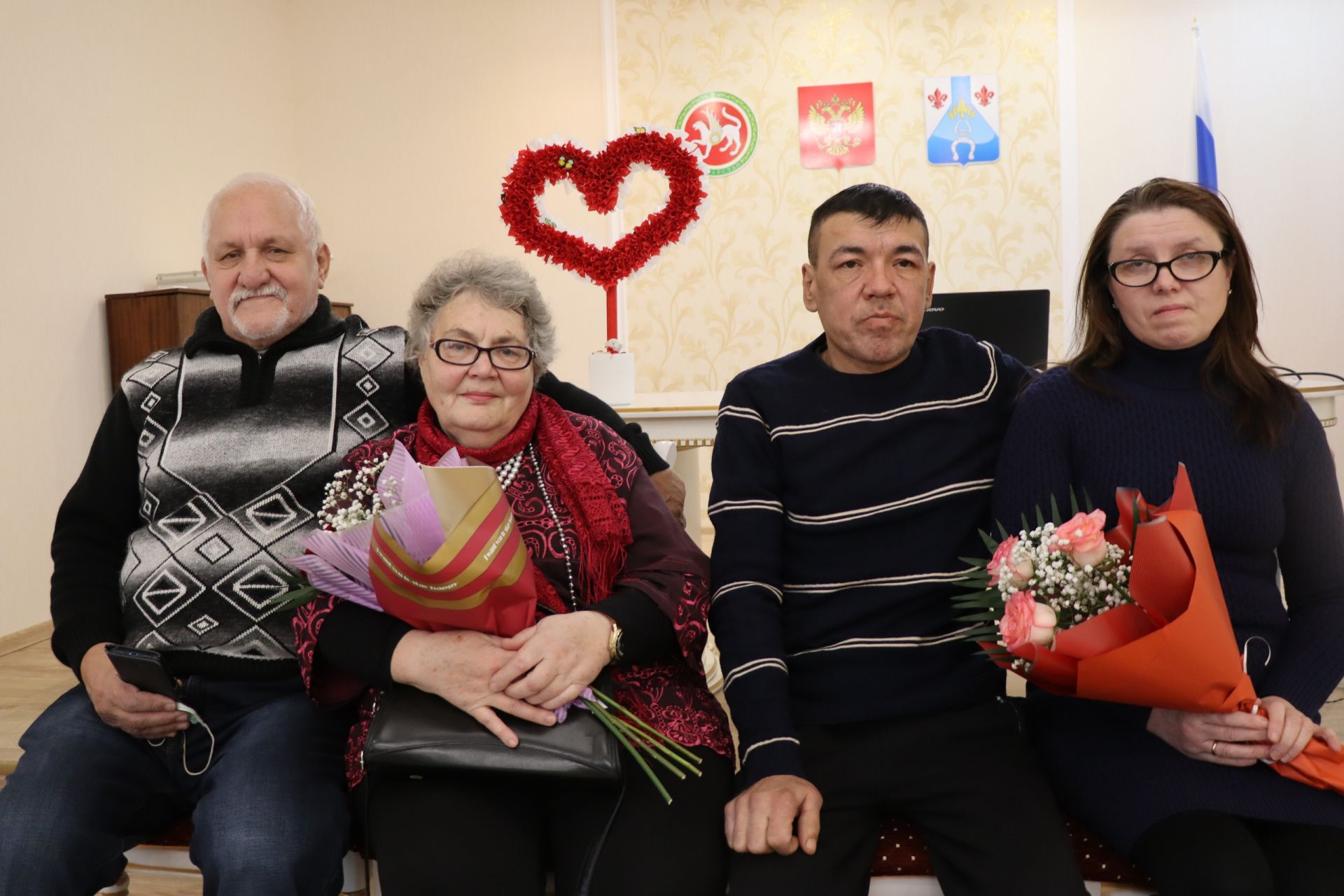 В Менделеевске особенные семьи-долгожители вновь закружились в свадебном вальсе