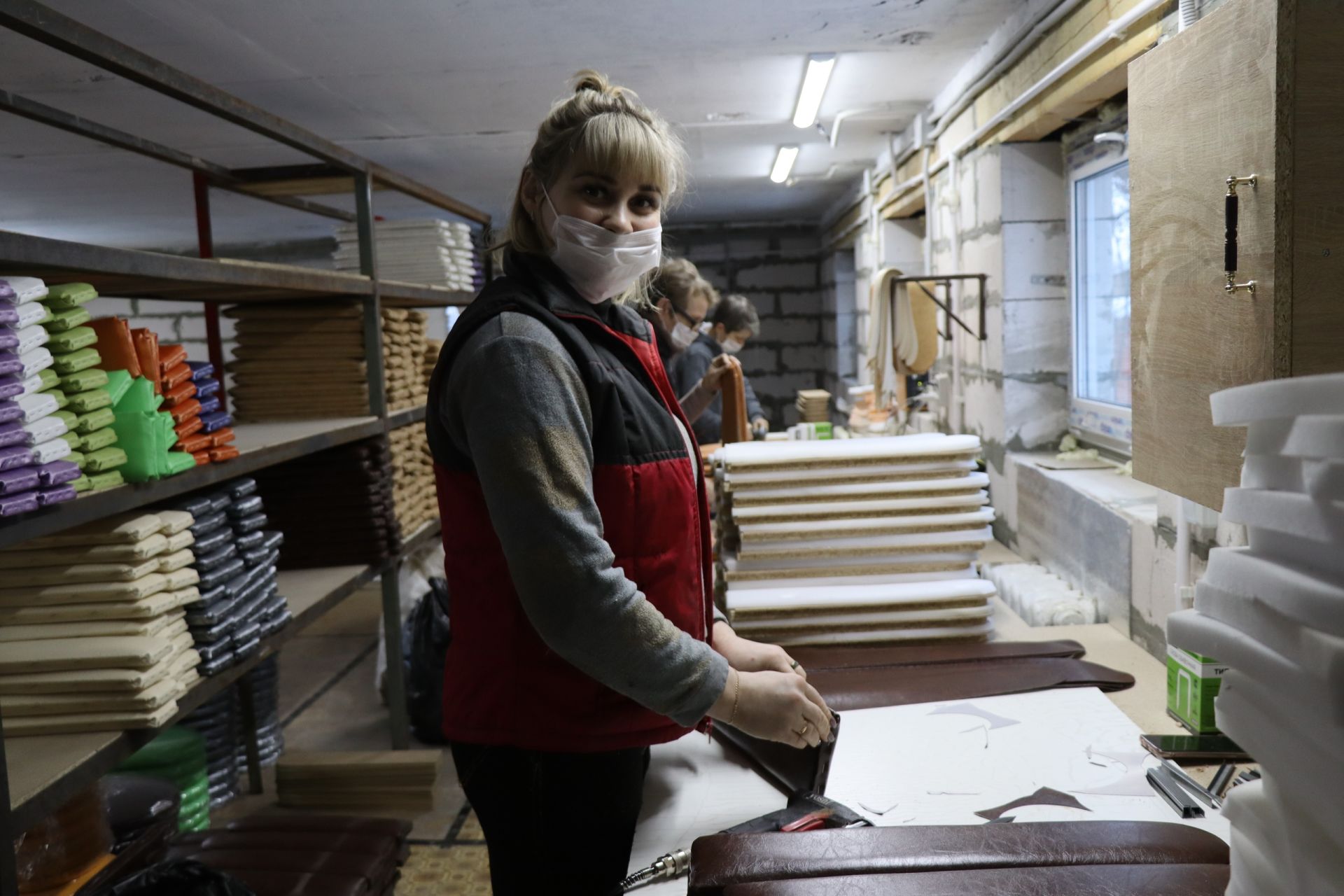 Валерий Чершинцев осмотрел мебельное производство в Менделеевске