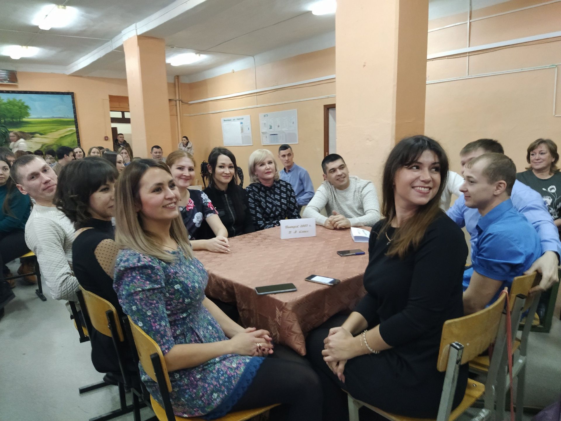Пять юбилейных выпусков собрались в средней школе № 4 Менделеевска