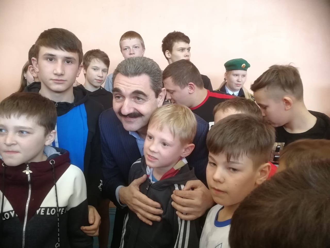 «Реальный пацан» Армен Бежанян в Ижевске болел за сына