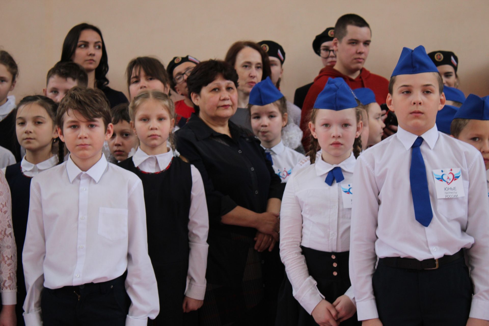 Подведены итоги районного конкурса-смотра строя и песни в Менделеевске