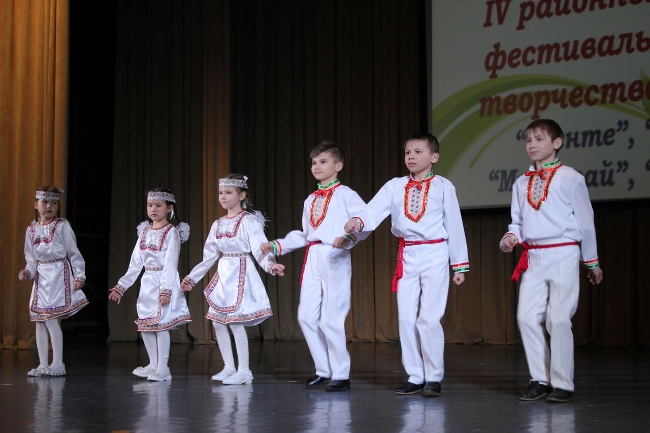 Менделеевскида «Үсенте» IV район балалар халык иҗаты фестиваленең гала-концерты булды