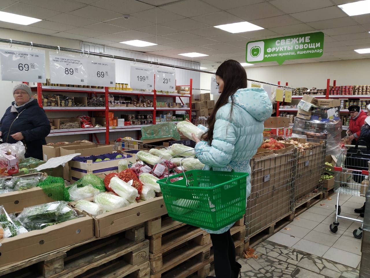 В торговых сетях Менделеевска заверили, что дефицита товаров из-за коронавируса не предвидится