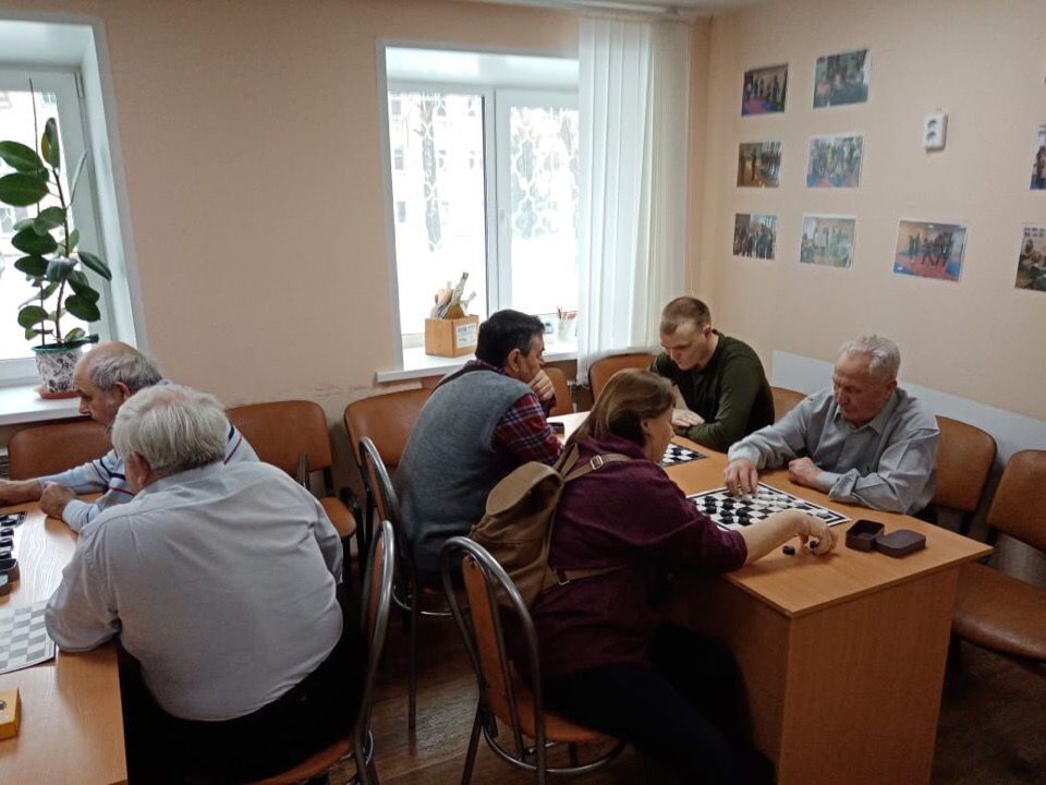 В Менделеевске прошли соревнования по шашкам среди инвалидов
