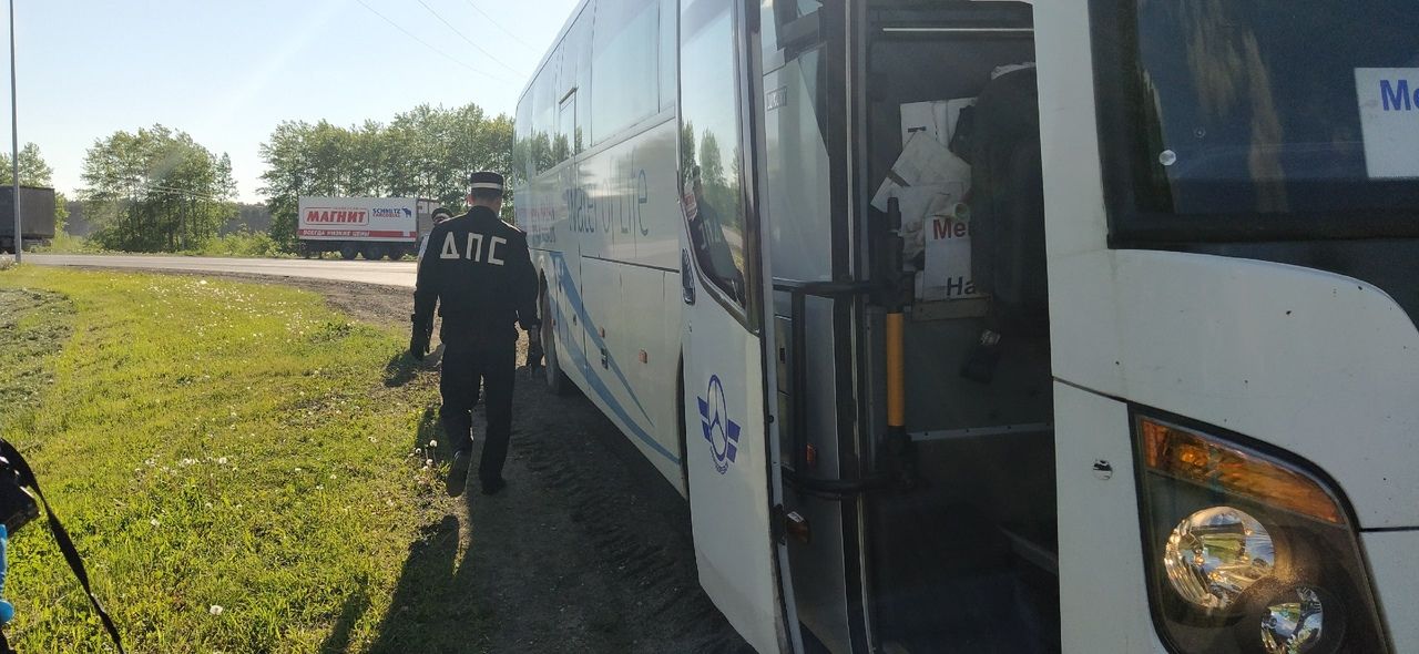 В Менделеевске сотрудники ГИБДД выявили нарушителей масочно-перчаточного режима в общественном транспорте