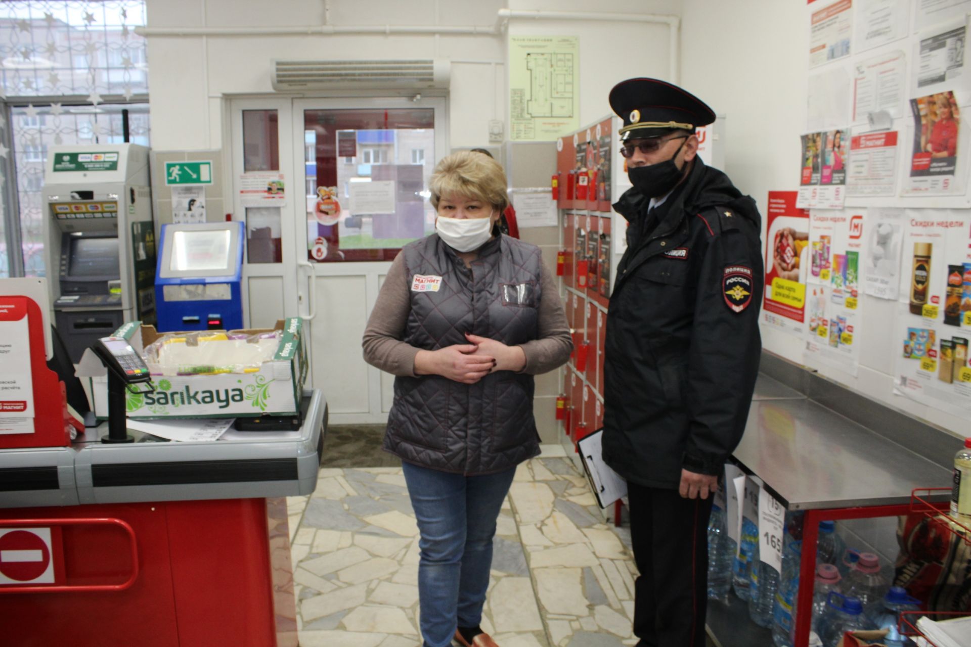 В Менделеевске проверили соблюдение мер профилактики коронавируса в супермаркетах