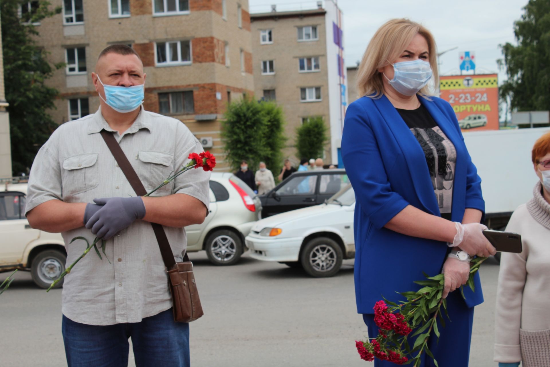 В День памяти и скорби в Менделеевске возложили цветы к Вечному огню