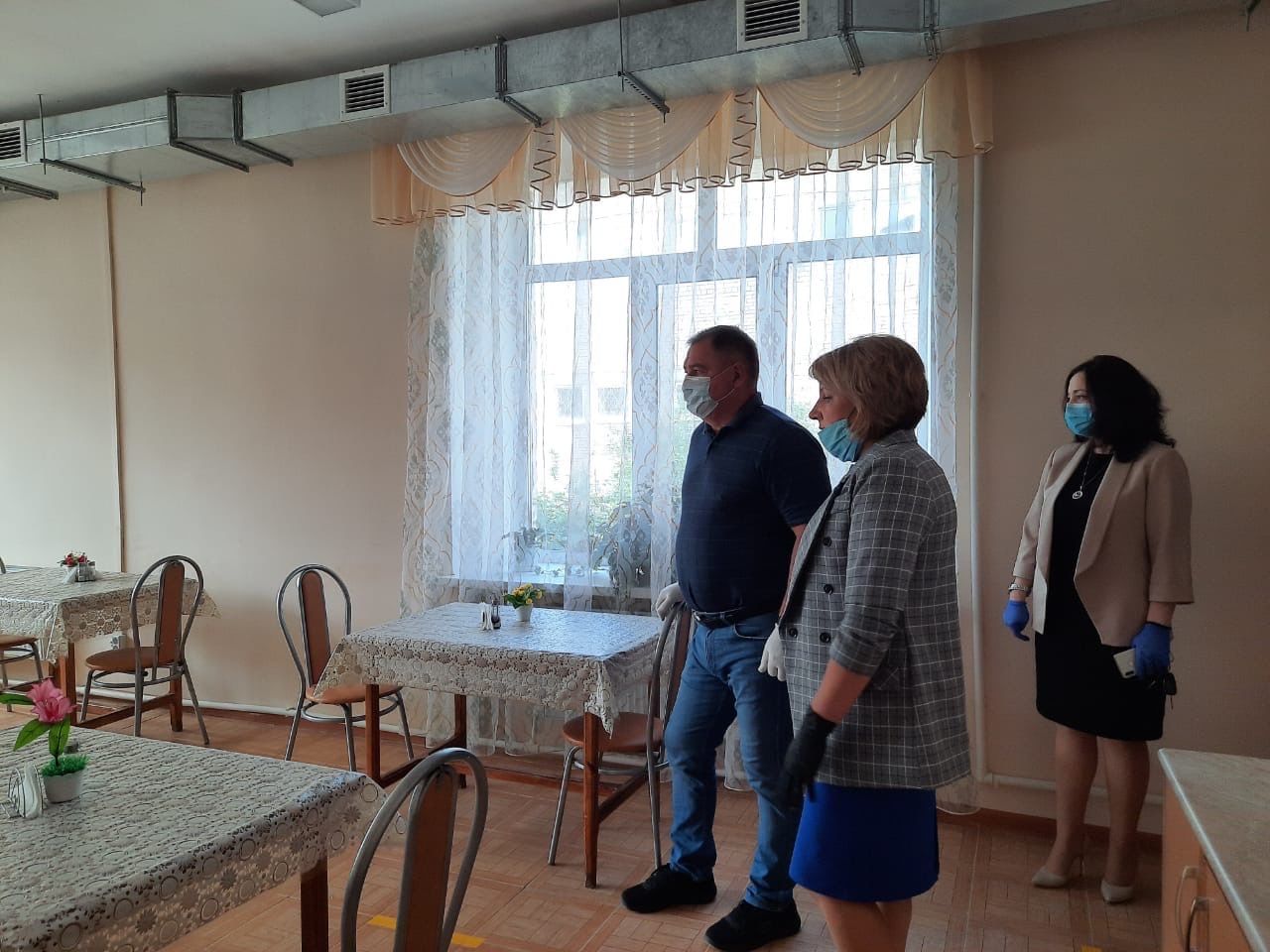 Валерий Чершинцев посетил отделение соцзащиты и проверил ход ремонта помещений