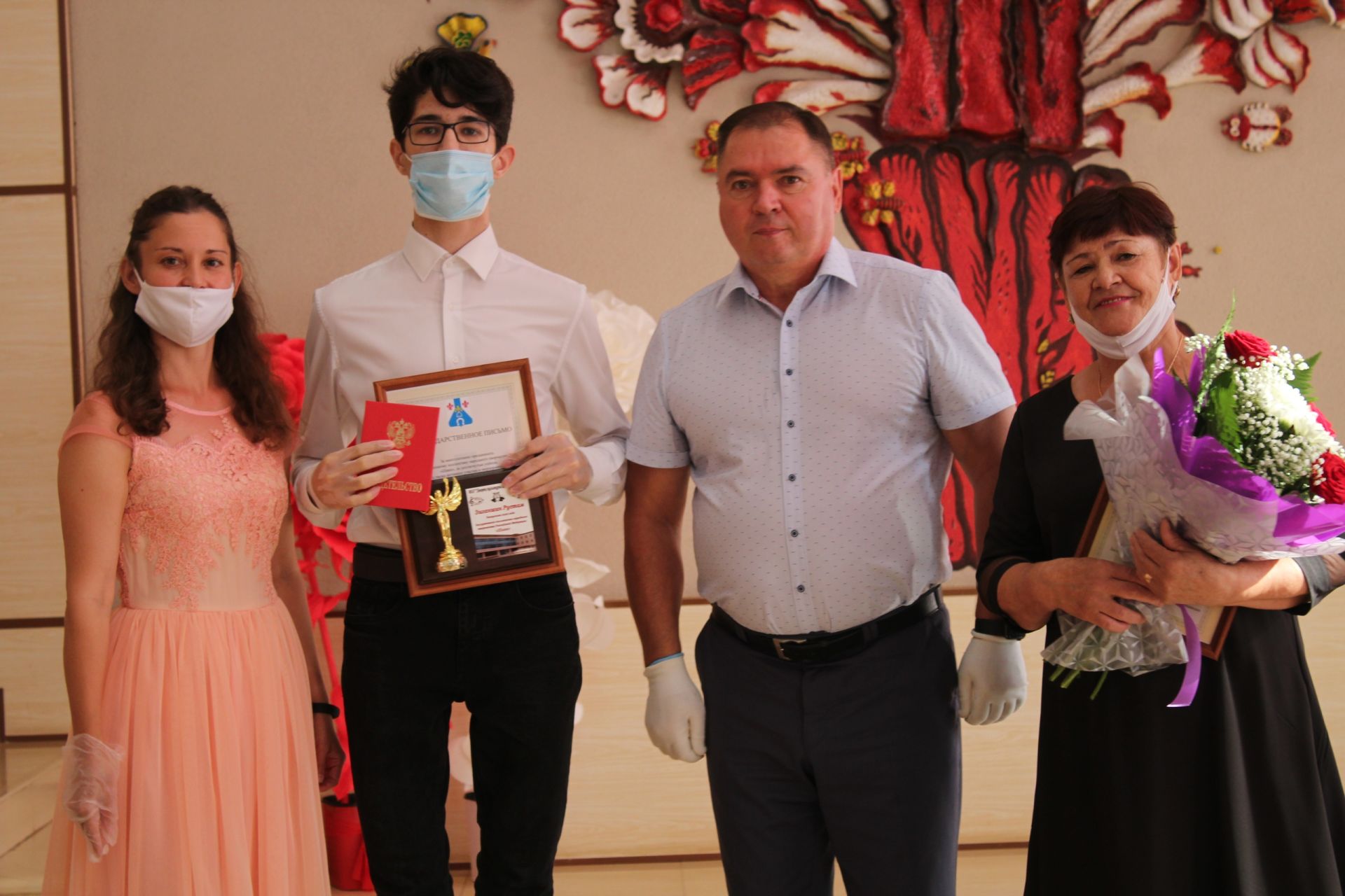 Выпускники творческих коллективов городского Дворца культуры получили свидетельства об окончании обучения