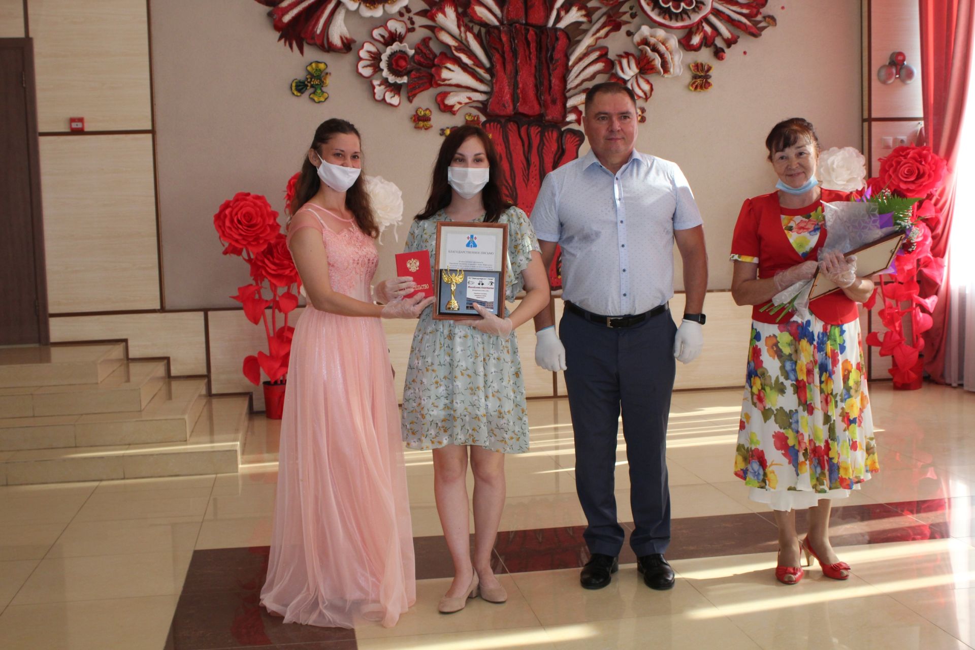 Выпускники творческих коллективов городского Дворца культуры получили свидетельства об окончании обучения