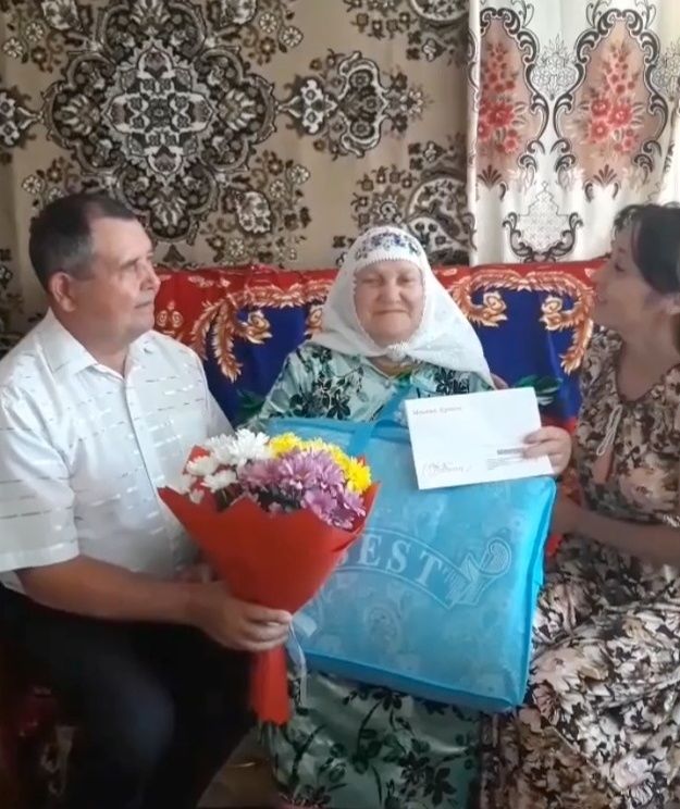 «С песней по жизни»: 90-летие отметила жительница Менделеевского района Халида Гайфиева