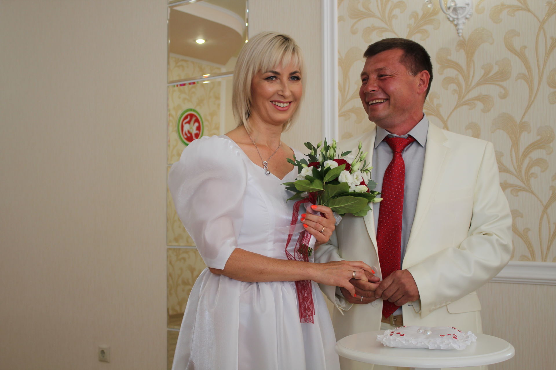 «Два венца на карете»: как супруги Бабушкины из Менделеевска отметили серебряную свадьбу