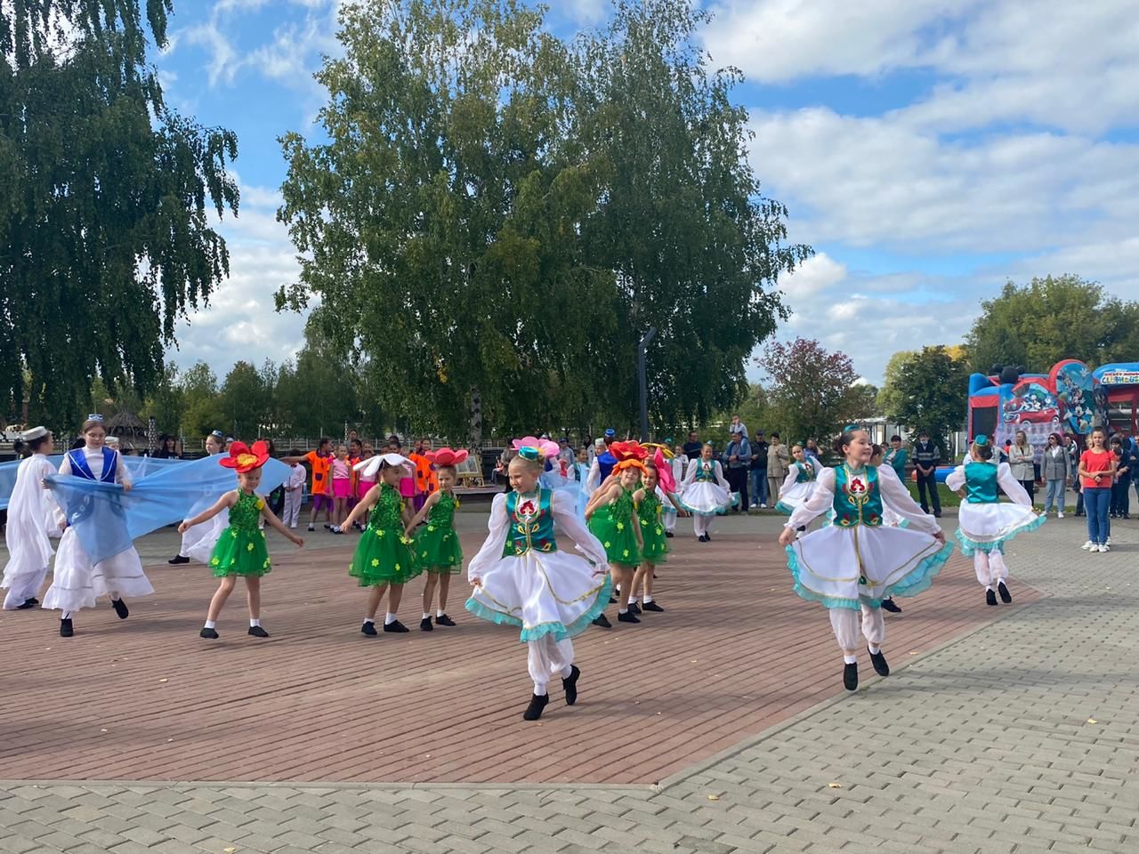 В парке «Ушковские острова» празднуют День города, День химика и 100-летие ТАССР