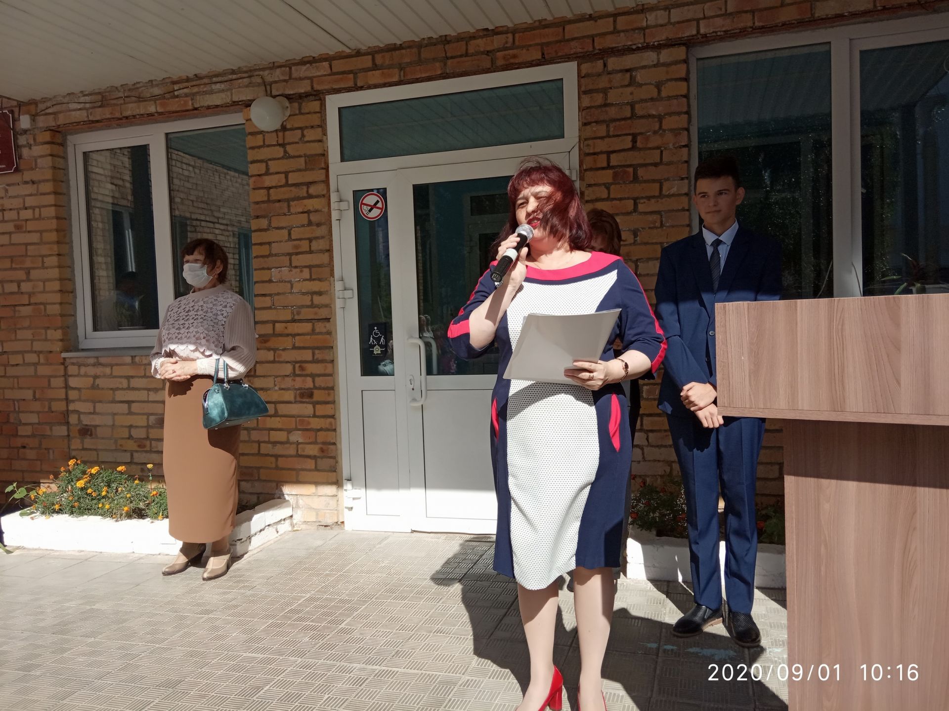 Школа № 7 Менделеевска приняла 19 первоклашек