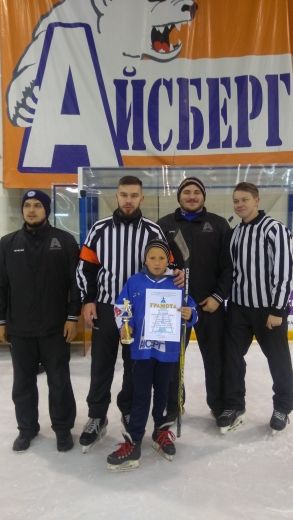В Менделеевске состоялся турнир по хоккею