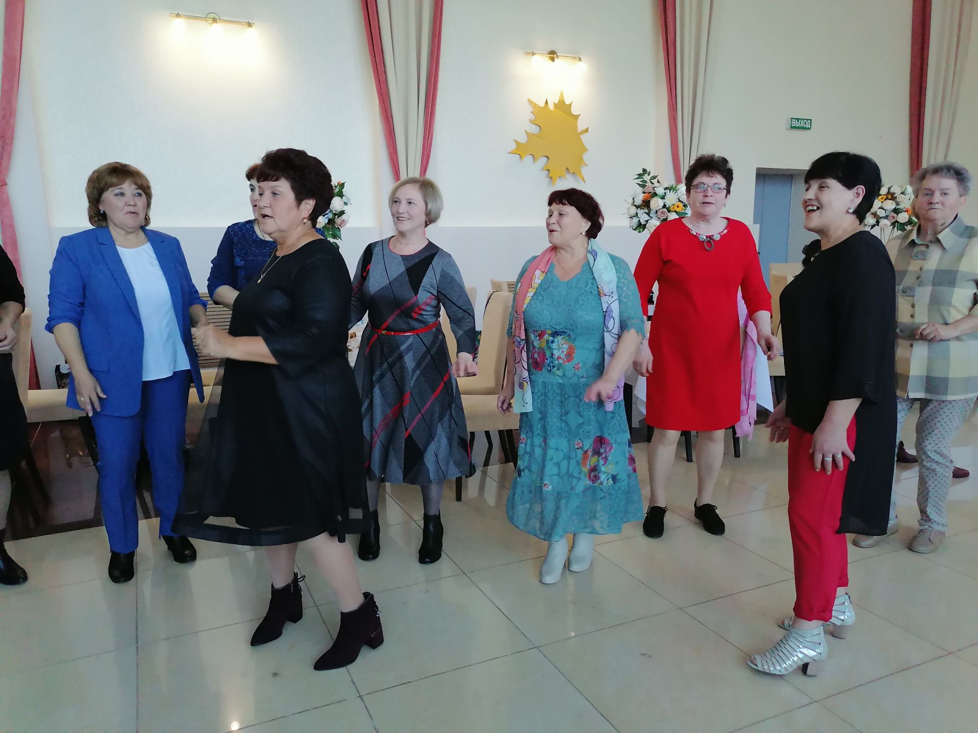 Ветераны «Аммония» и «Менделеевсказота» отметили День пожилых людей с играми, концертом и танцами