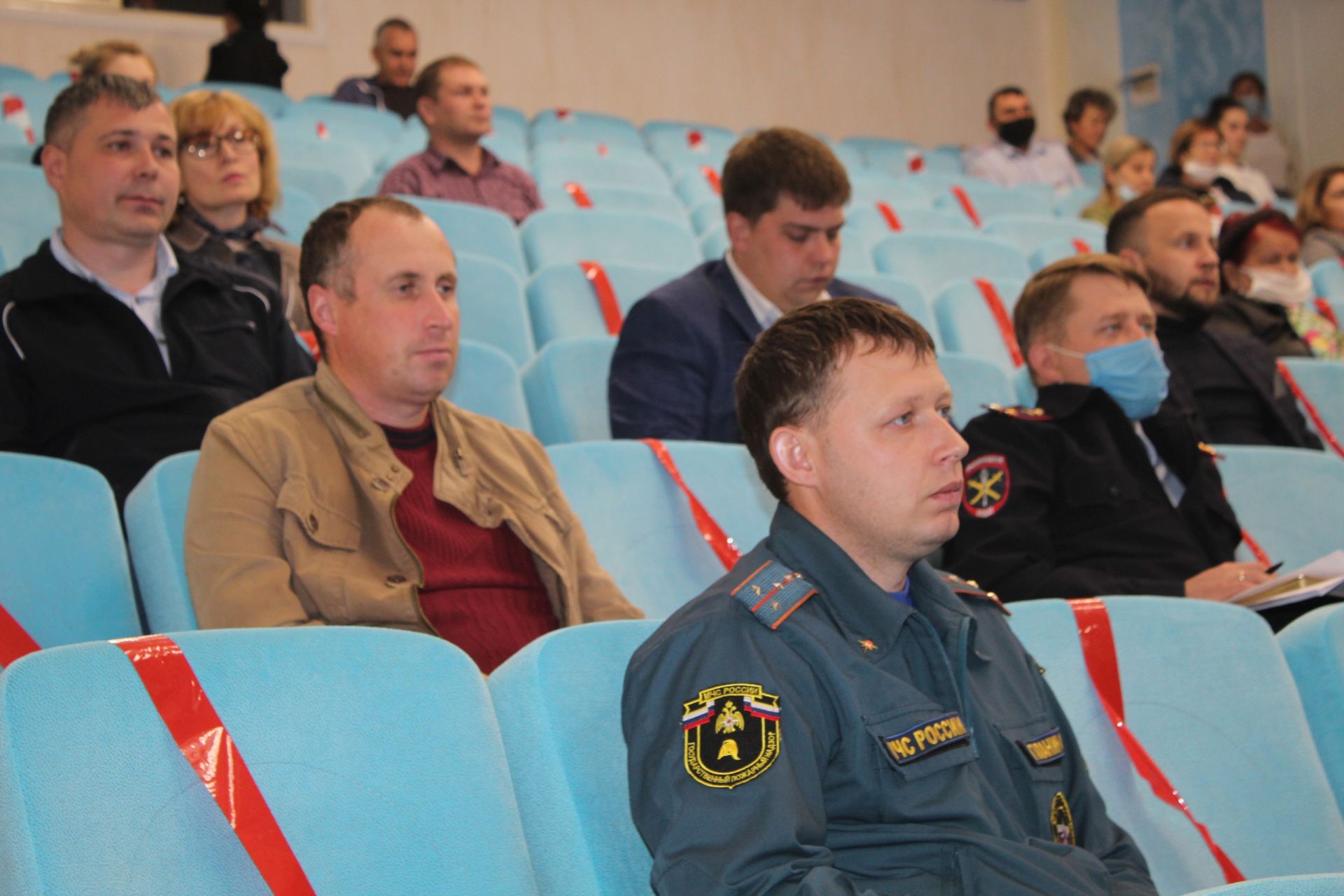 Жители ТОС «Карповец» напрямую задали вопросы Валерию Чершинцеву