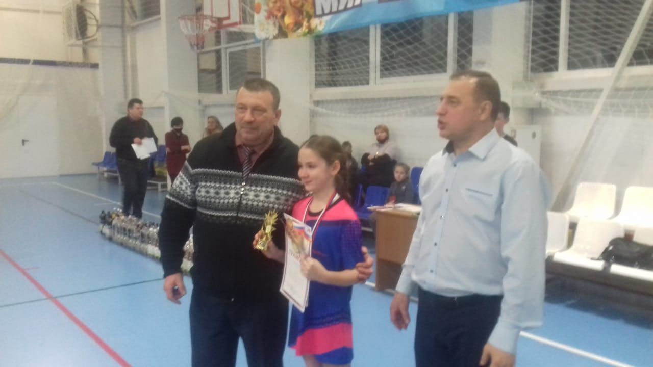 Виолетта Узлова в номинации «Лучший игрок» стала победительницей турнира по волейболу