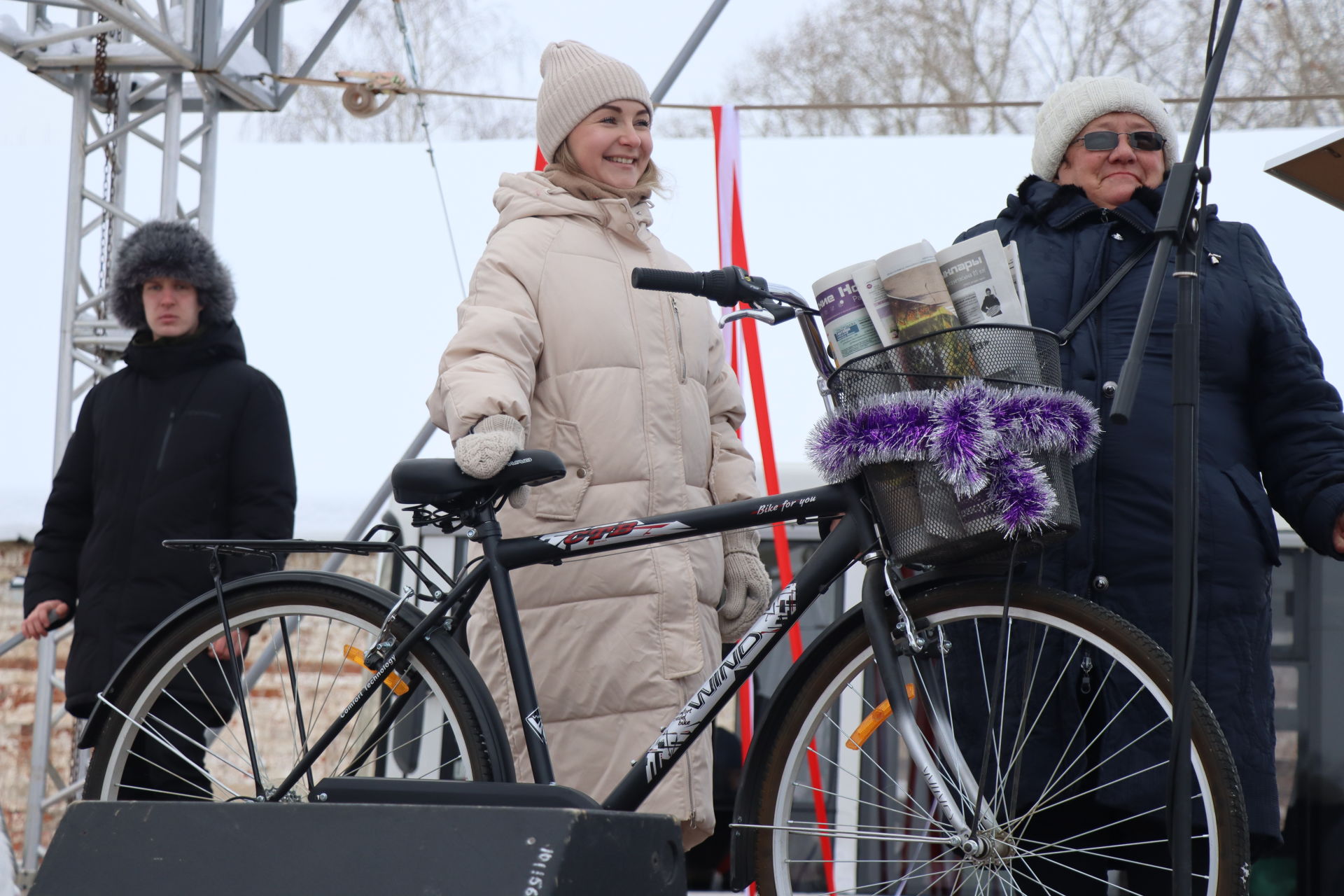 На Рождественской ярмарке почтальону подарили велосипед