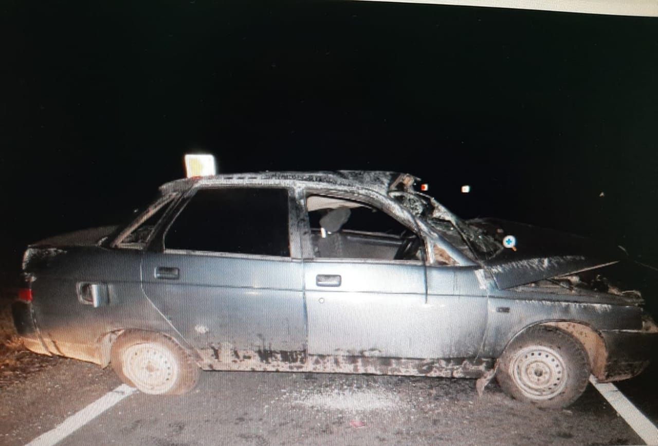 В Менделеевском районе при опрокидывании машины водитель вылетел из салона