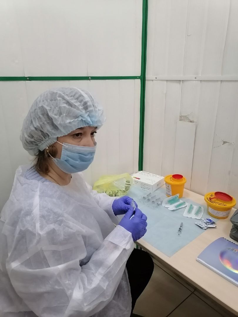 В торговом центре Менделеевска работает пункт вакцинации 