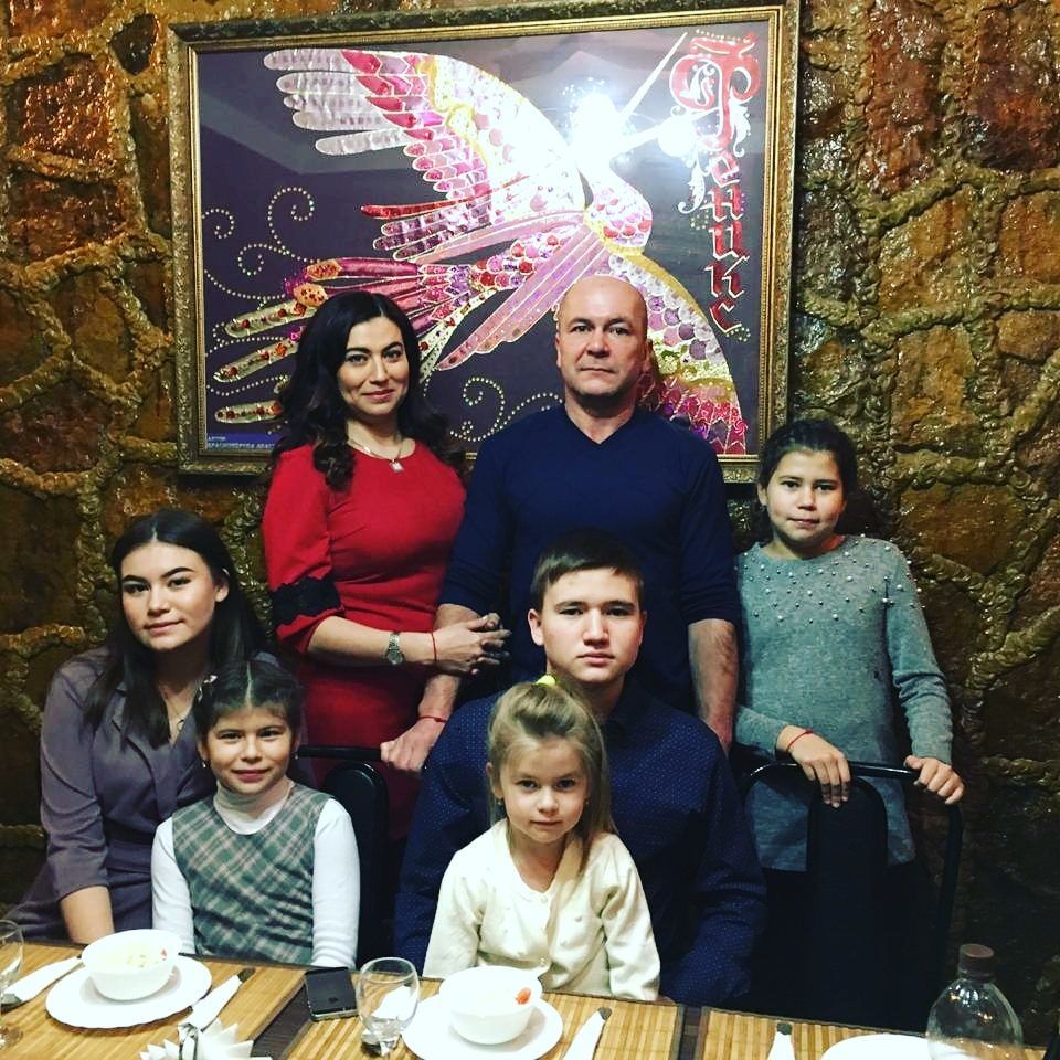 Семья Фархутдиновых из Менделеевска воспитывает пятерых детей