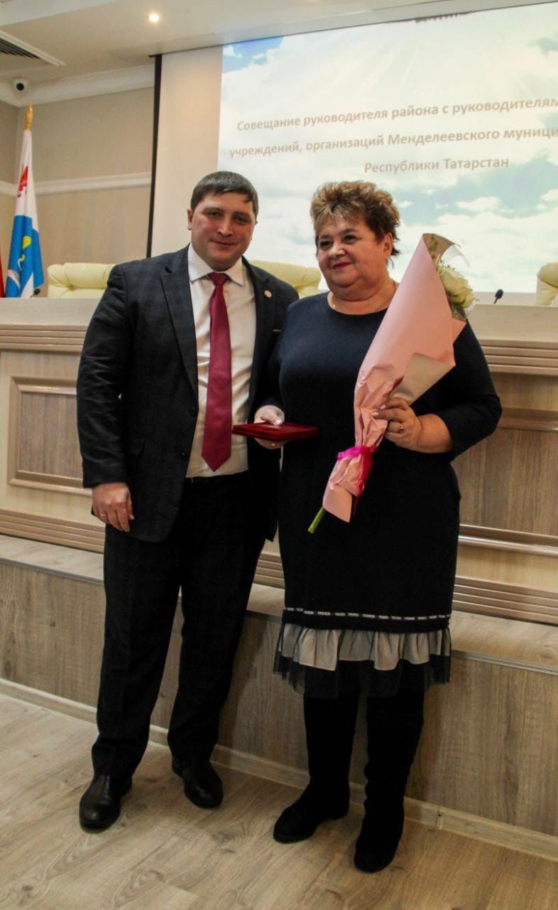 Руководитель района Радмир Беляев вручил благодарственные письма