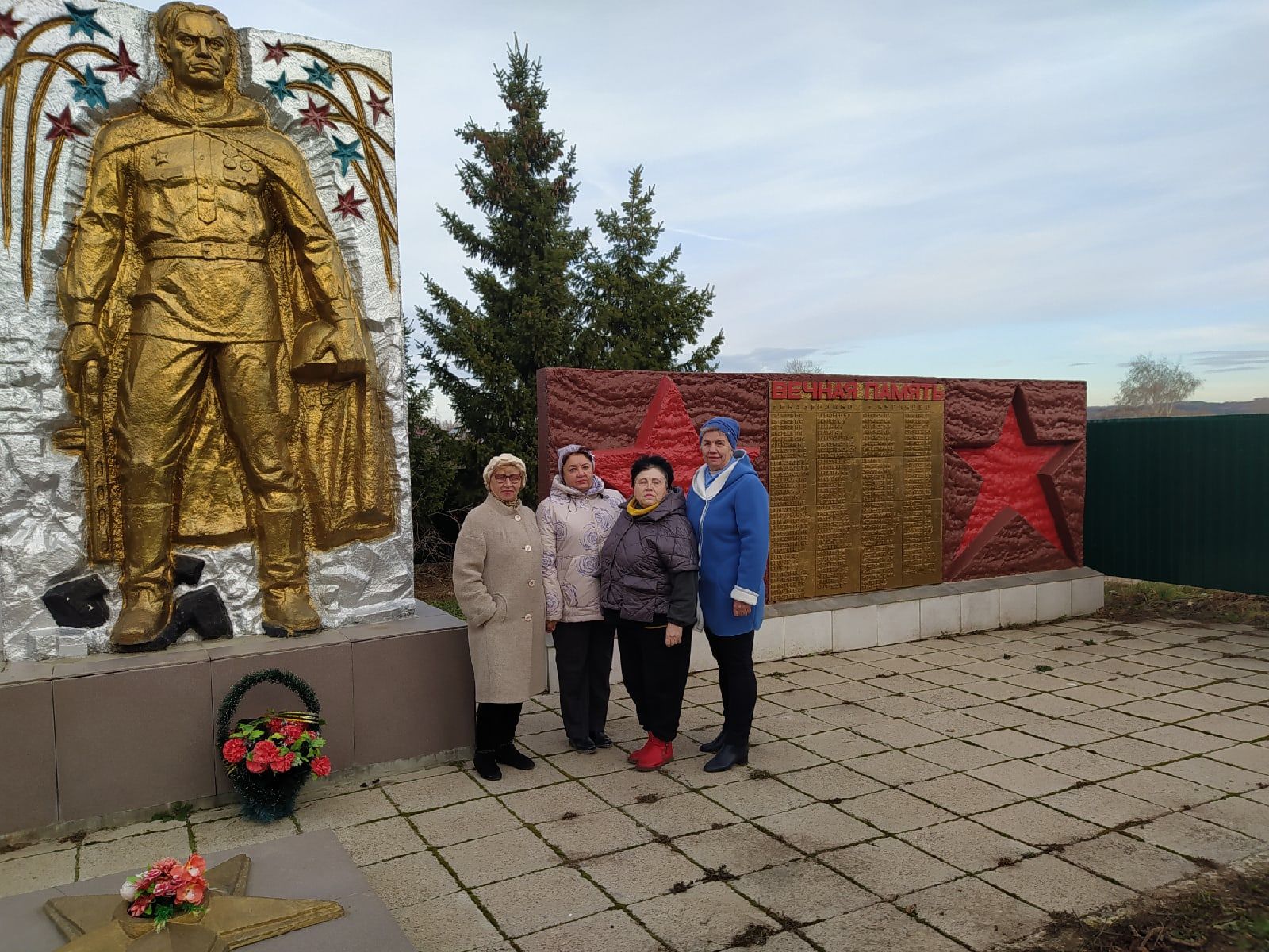 Совет ветеранов (пенсионеров) продолжил работу по ревизии мемориалов участников Великой Отечественной войны