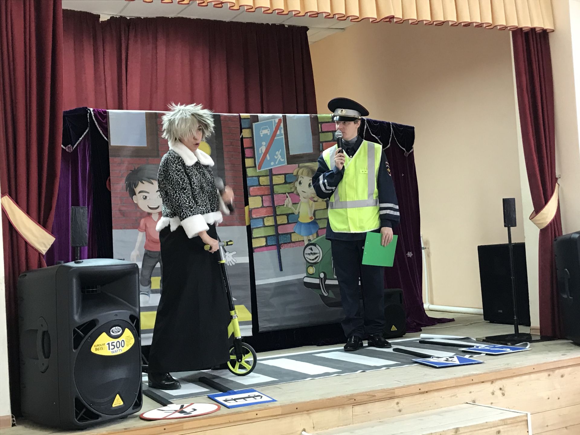 В Менделеевской школе организована постановка спектакля по теме безопасности дорожного движения