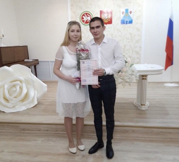 В первый день зимы в Менделеевске зарегистрировала брак одна пара