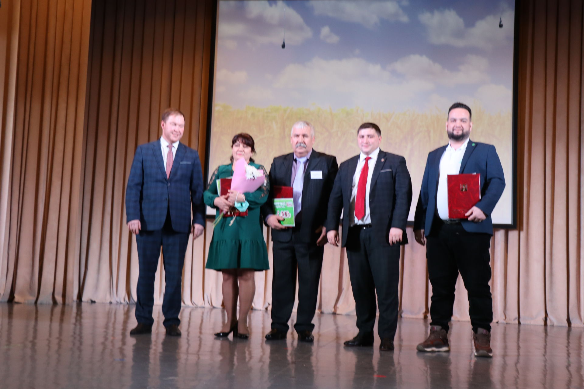 В Менделеевске чествовали передовиков сельского хозяйства, ветеранов отрасли