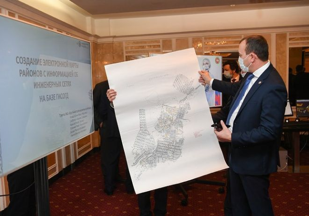 Менделеевск презентовал Президенту РТ проект «Электронная карта районов с информацией об инженерных сетях»