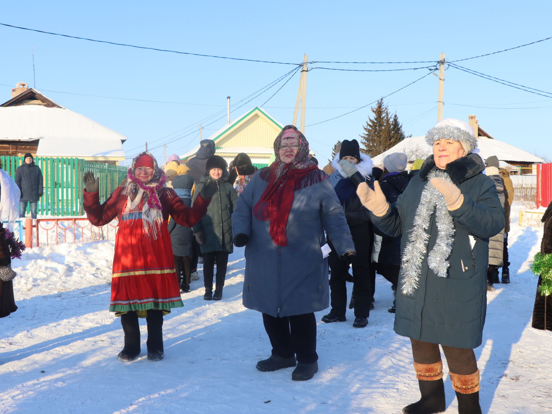 Ребят ТОС «Поселок» посетили сказочные герои на новогодней елке