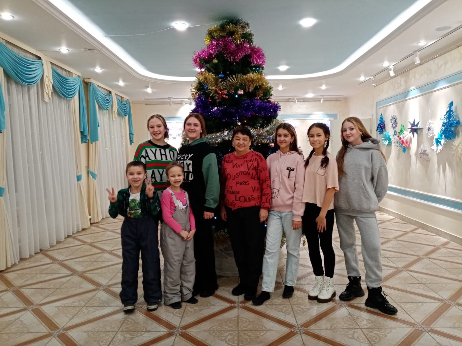 В ТОС «Карповец» поздравили детей с наступающим Новым годом