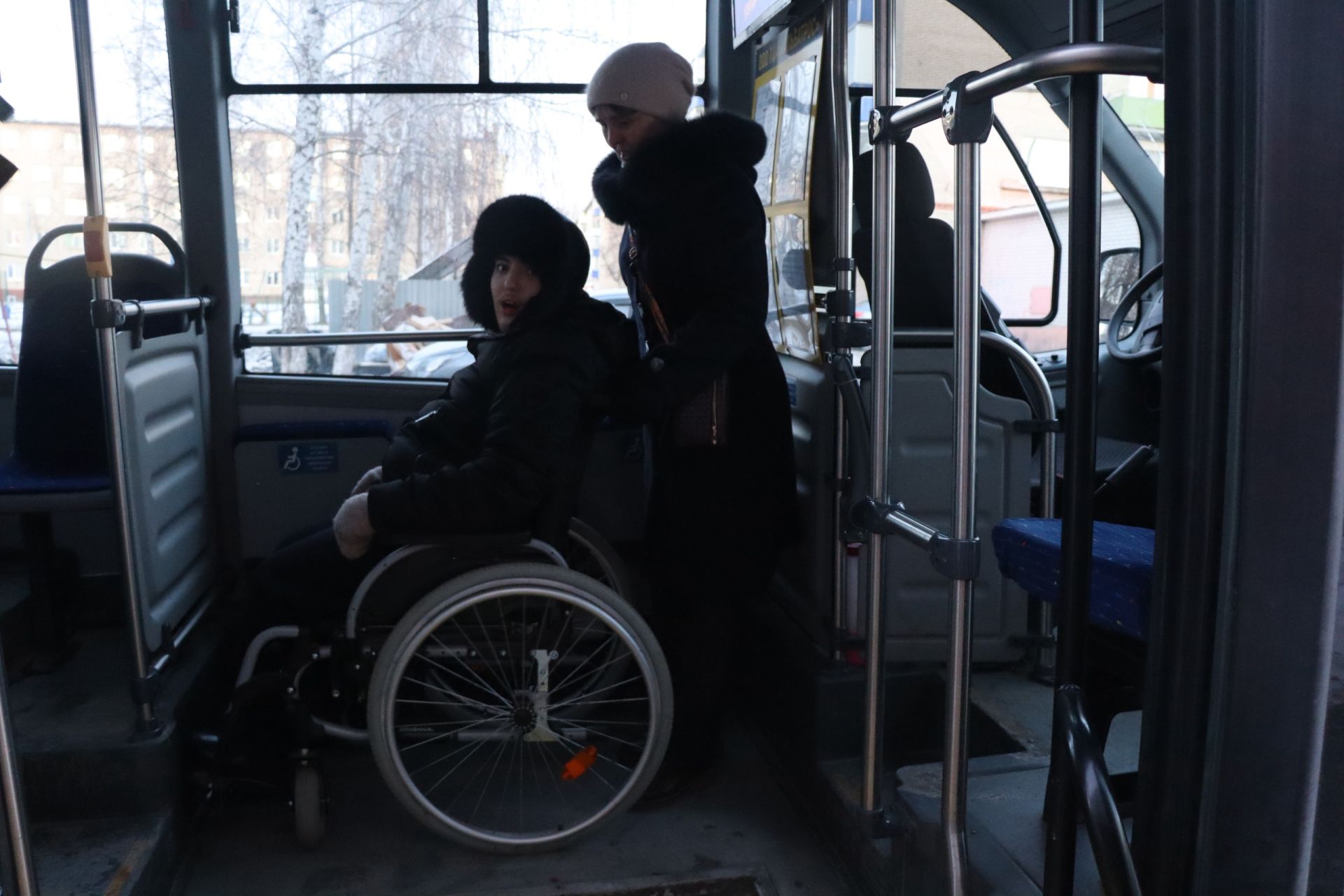 В Менделеевске колясочники протестировали пандусы в новой маршрутке