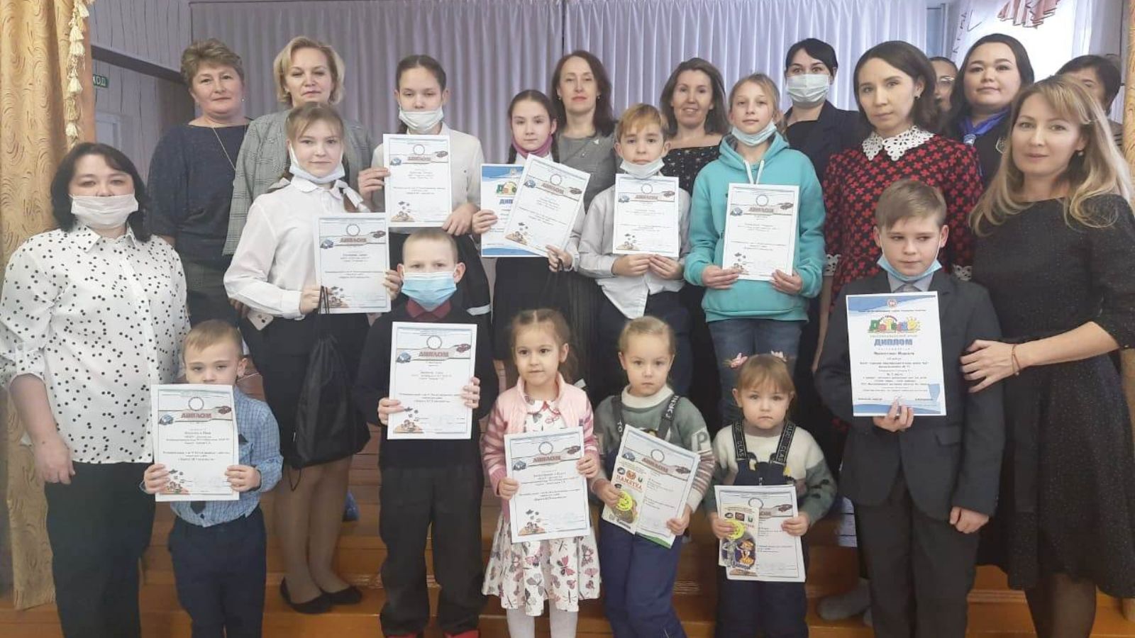 В Менделеевске завершился районный конкурс мини-плакатов по БДД