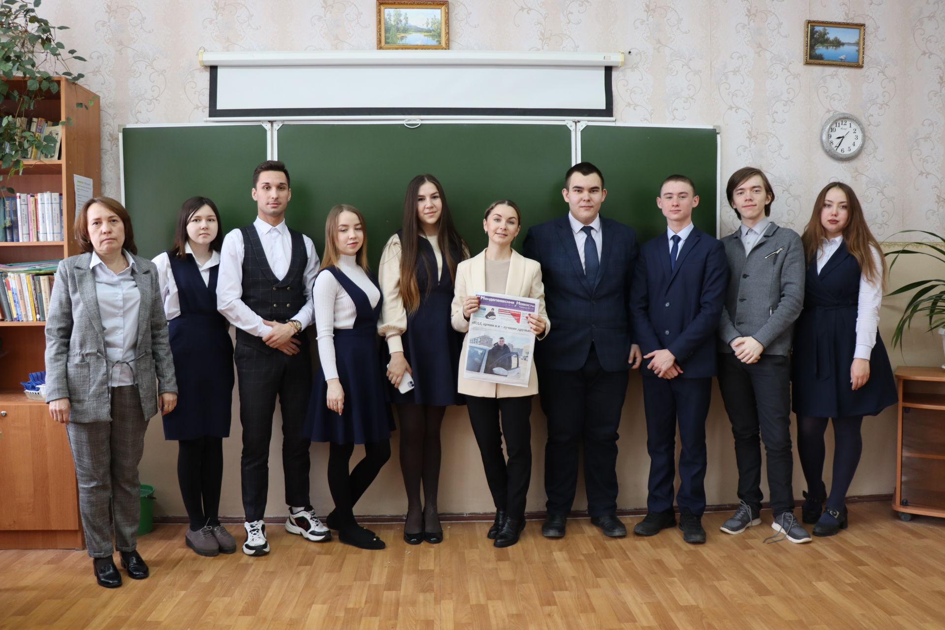 Руководитель ИЦ «Менделеевск» Джулия Искандарова провела для учеников Менделеевска парламентский урок