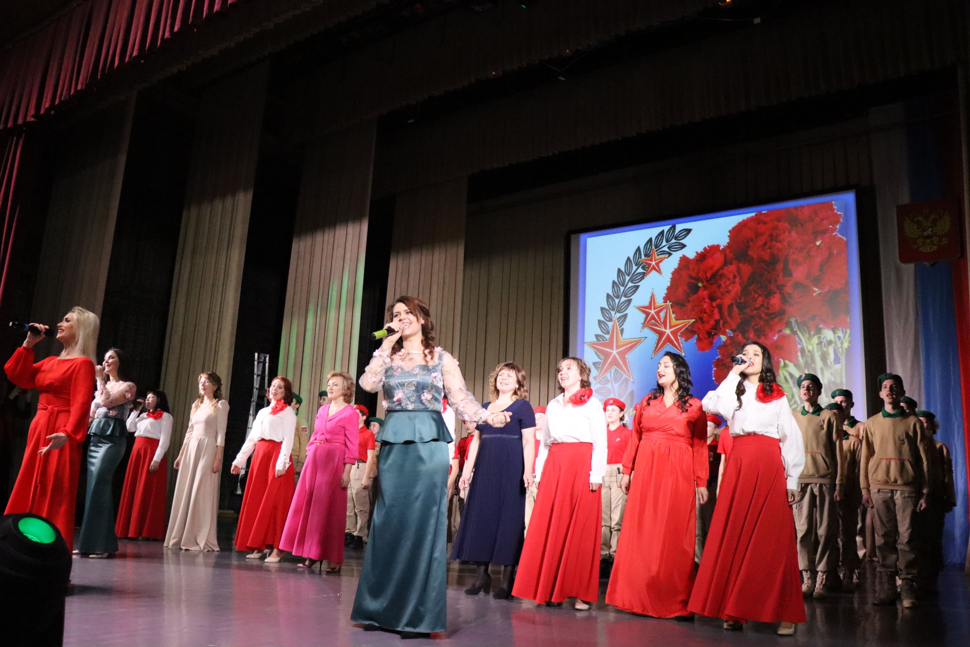 В Менделеевске прошел праздничный концерт к 23 Февраля