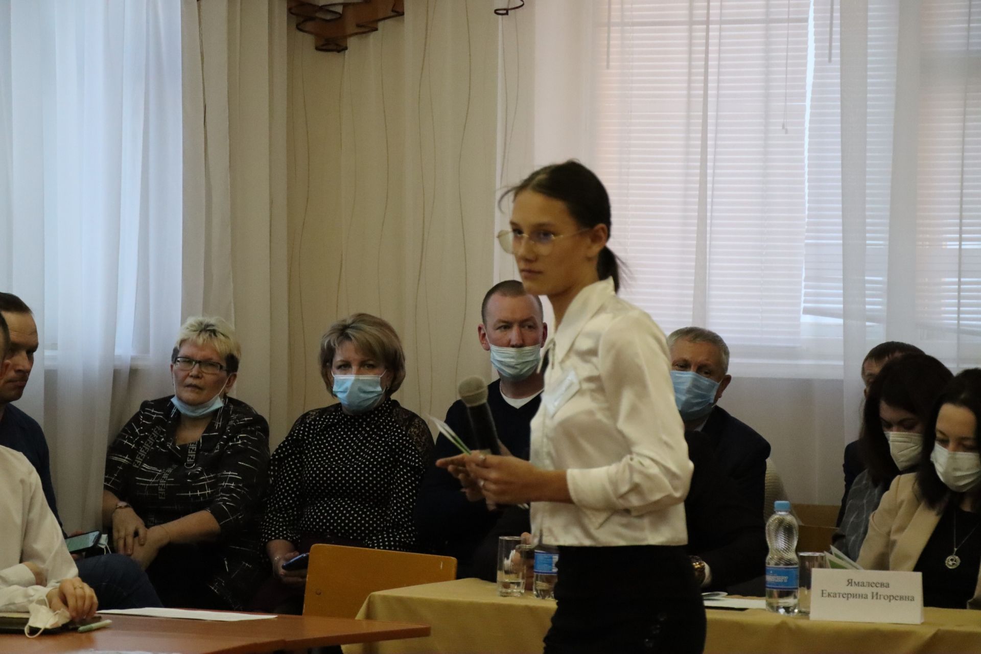 Менделеевская школьница презентует проект на городской планёрке в администрации