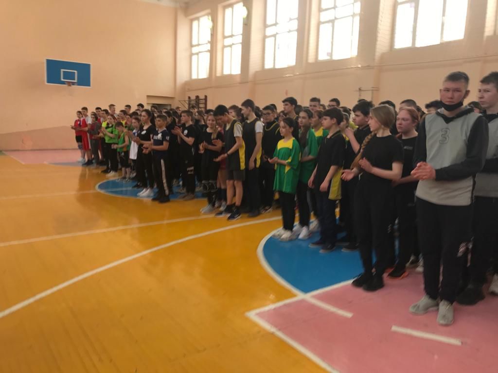 В Менделеевске открыли спартакиаду по волейболу