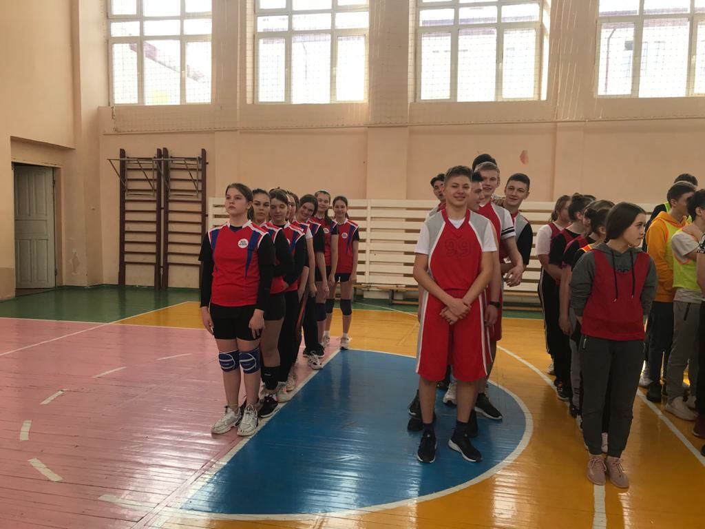 В Менделеевске открыли спартакиаду по волейболу