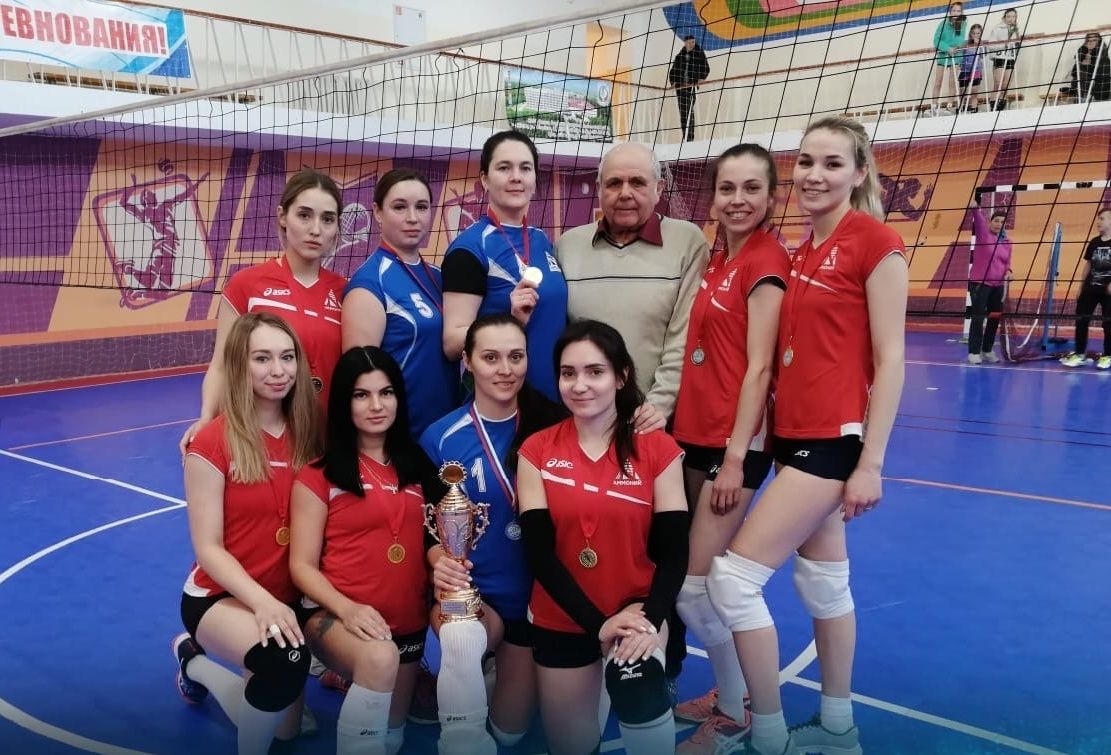 Женская команда АО «Аммоний» заняла первое место в турнире по волейболу