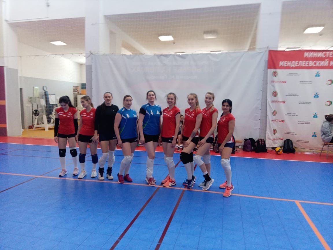 Женская команда АО «Аммоний» заняла первое место в турнире по волейболу