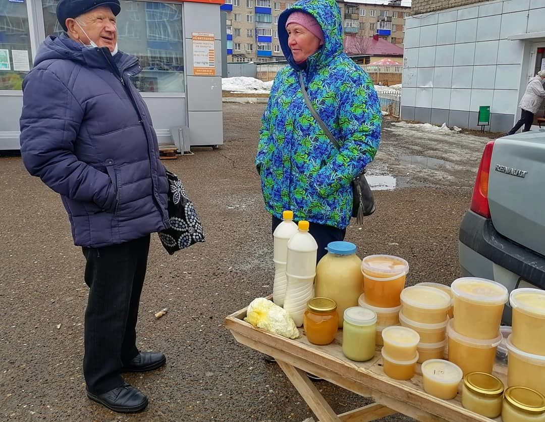 Сельхозпроизводители привезли продукцию на ярмарку в  Менделеевск