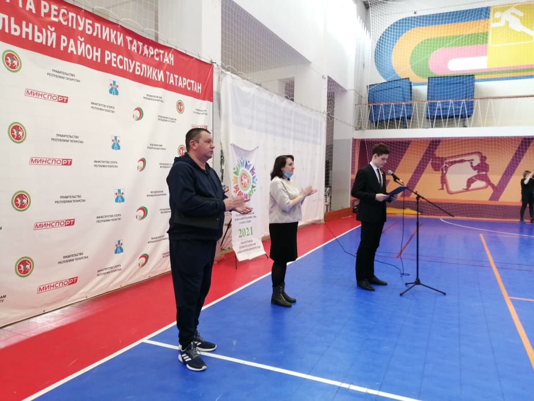 В Менделеевске состоялось Первенство по мини-футболу среди команд юношей общеобразовательных организаций