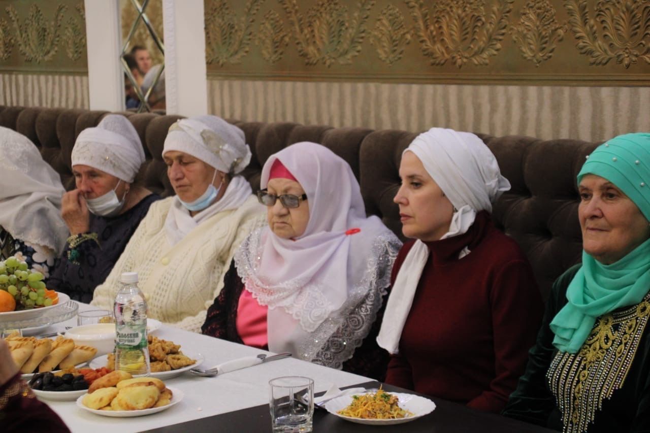 Мусульмане Менделеевска месяц Рамадан завершили районным ифтаром